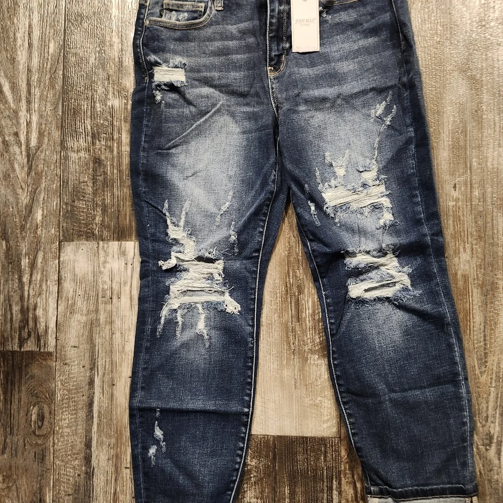 Judy Blue Boyfriend Fit Distressed Jeans – Size 13/31 (Fits as Plus Size 15) NEW